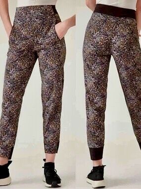 Athleta Trekkie North Jogger Size 8